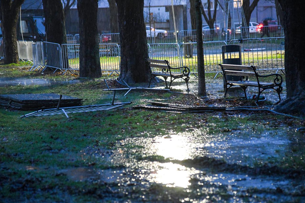 Zagreb: Blato na Trgu dr. Franje Tuđmana