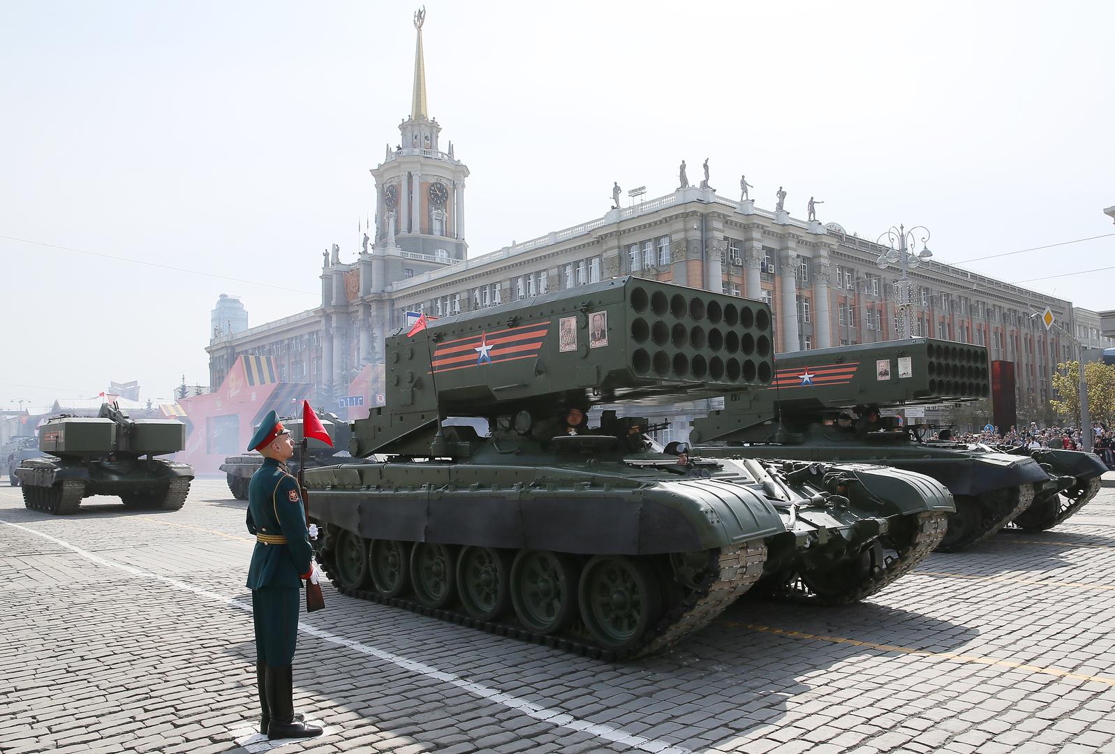 YEKATERINBURG, RUSSIA - MAY 9, 2021: A TOS-1A Solntsepyok multiple rocket launcher takes part in a military parade marking the 76th anniversary of the victory over Nazi Germany in World War II. Donat Sorokin/TASS Photo via Newscom Newscom/PIXSELL