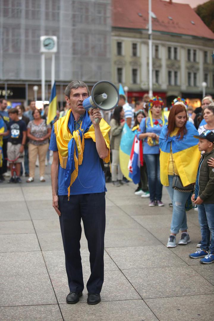 23.08.2022., Zagreb - Na Trgu bana jelacica odrzan Ukrajinski hod uz transparente i pjesmu protiv rata u Ukrajini. Photo: Lovro Domitrovic/PIXSELL