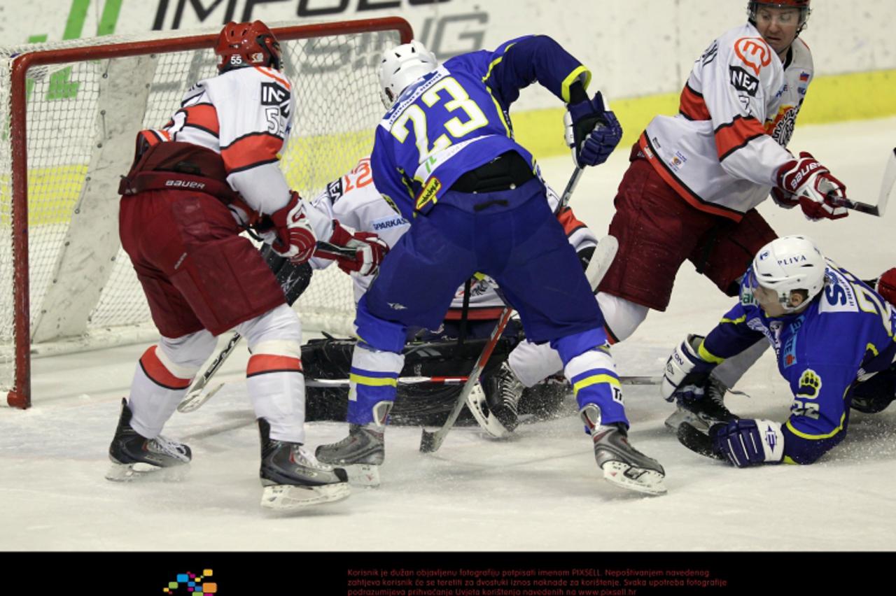 \'08.01.2010., Zagreb - Hokejaska utakmica EBEL lige u Domu sportova, KHL Medvescak Zagreb - HK Acroni Jesenice. Photo: Dalibor Urukalovic/PIXSELL\'