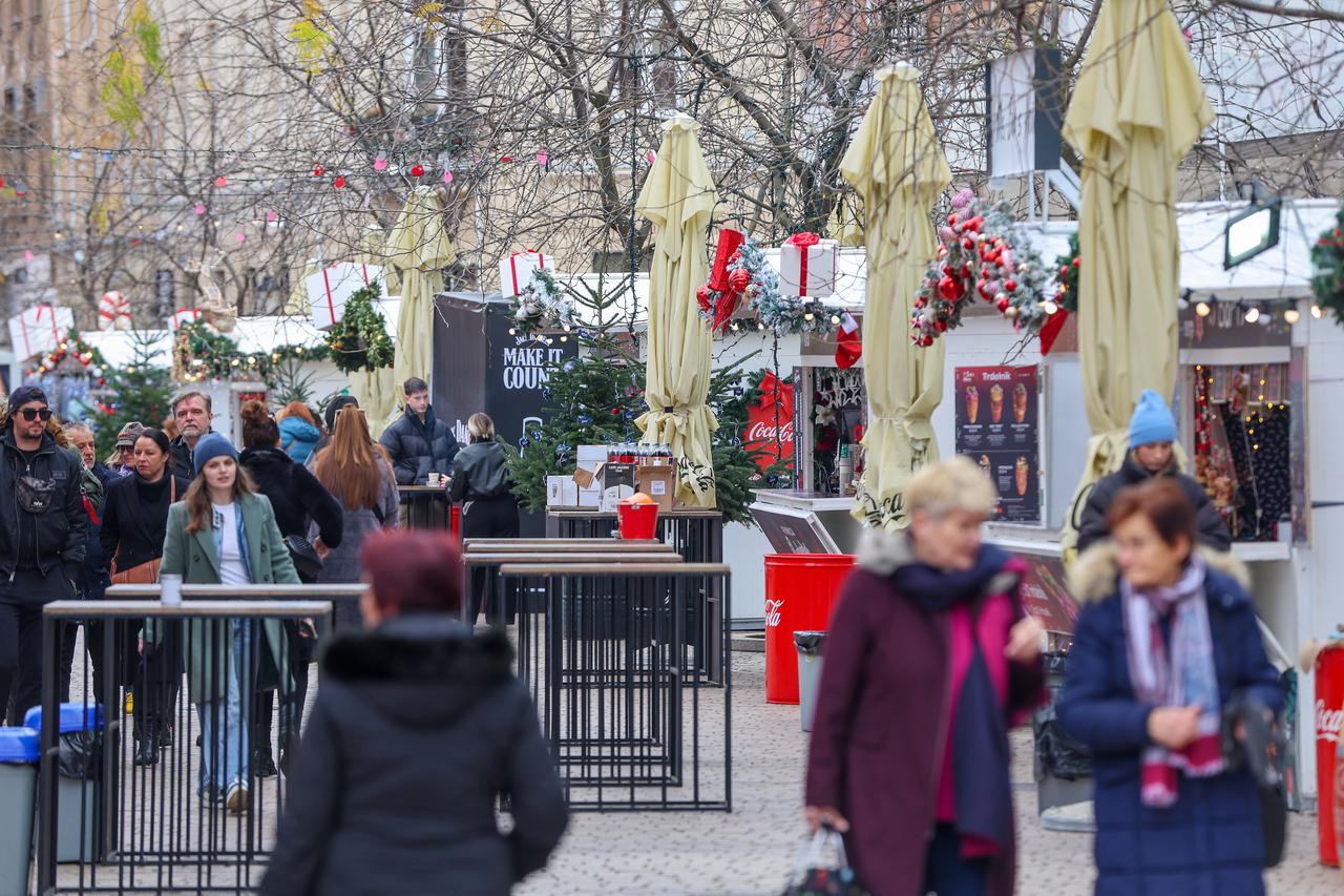 Zagreb: Gradska atmosfera u središtu grada na lokacijama Adventa 