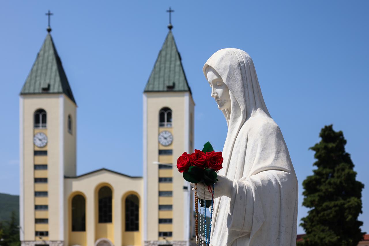 Hodočasnici iz cijeloga svijeta pristižu u Međugorje na godišnjicu ukazanja