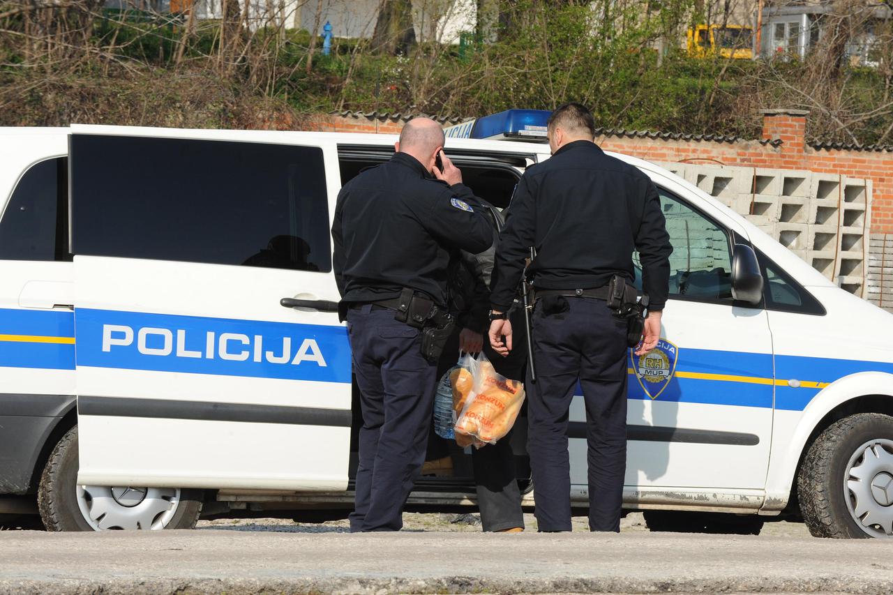 policija