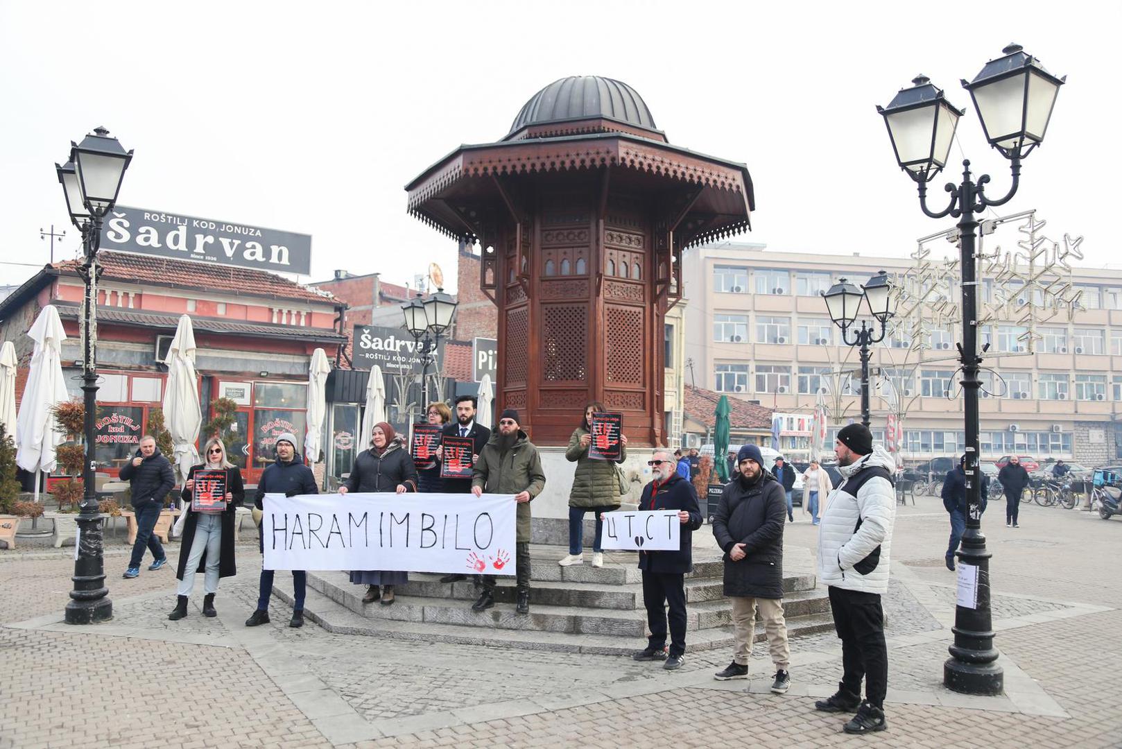 03, January, 2025, Novi Pazar -The citizens of Novi Pazar gathered in front of Sebilj this Friday as part of the "Stop, Serbia" campaign. Photo: Elmedin Hajrovic/ATAImages

03, januar, 2025, Novi Pazar - Gradanji Novog Pazara su se i ovog petka okupili isped Sebilja u skoplu akcije "Zastani, Srbijo". Photo: Elmedin Hajrovic/ATAImages Photo: Elmedin Hajrovic/ATA Images/PIXS/PIXSELL