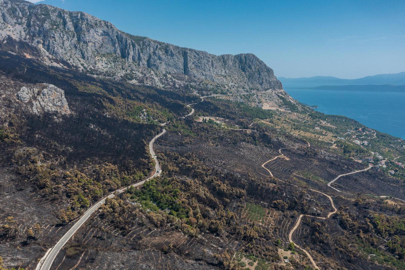 03.08.2024. Gornje Tucepi
Fotografije iz zraka opožarenog podrucja od Tucepi do Gornje Podgore i Parka prirode Biokovo. Photo: Matko Begovic/PIXSELL