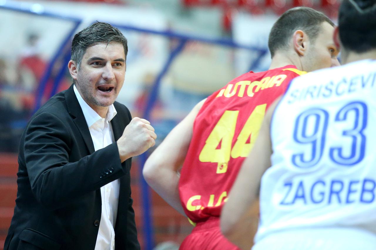 16.12.2015., KC Drazen Petrovic, Zagreb - Top 32 FIBA Europe Cup, Grupa S, KK Cibona - CS Energia Targu Jiu. Trener KK Cibone Damir Mulaomerovic. Photo: Igor Kralj/PIXSELL