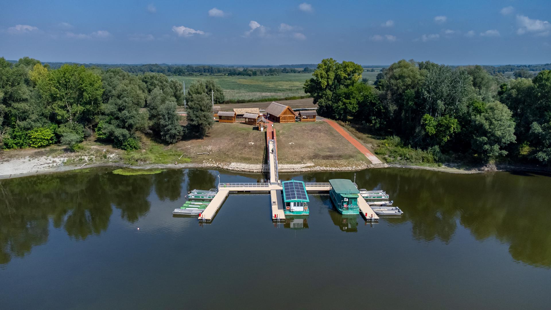 25.08.2022., Kopacki rit - Park prirode Kopacki rit jedna od najvecih mocvara Europe. Zbog niskog vodostaja rijeke Dunav veci dio Kopackog rita je bez vode. Photo: Davor Javorovic/PIXSELL