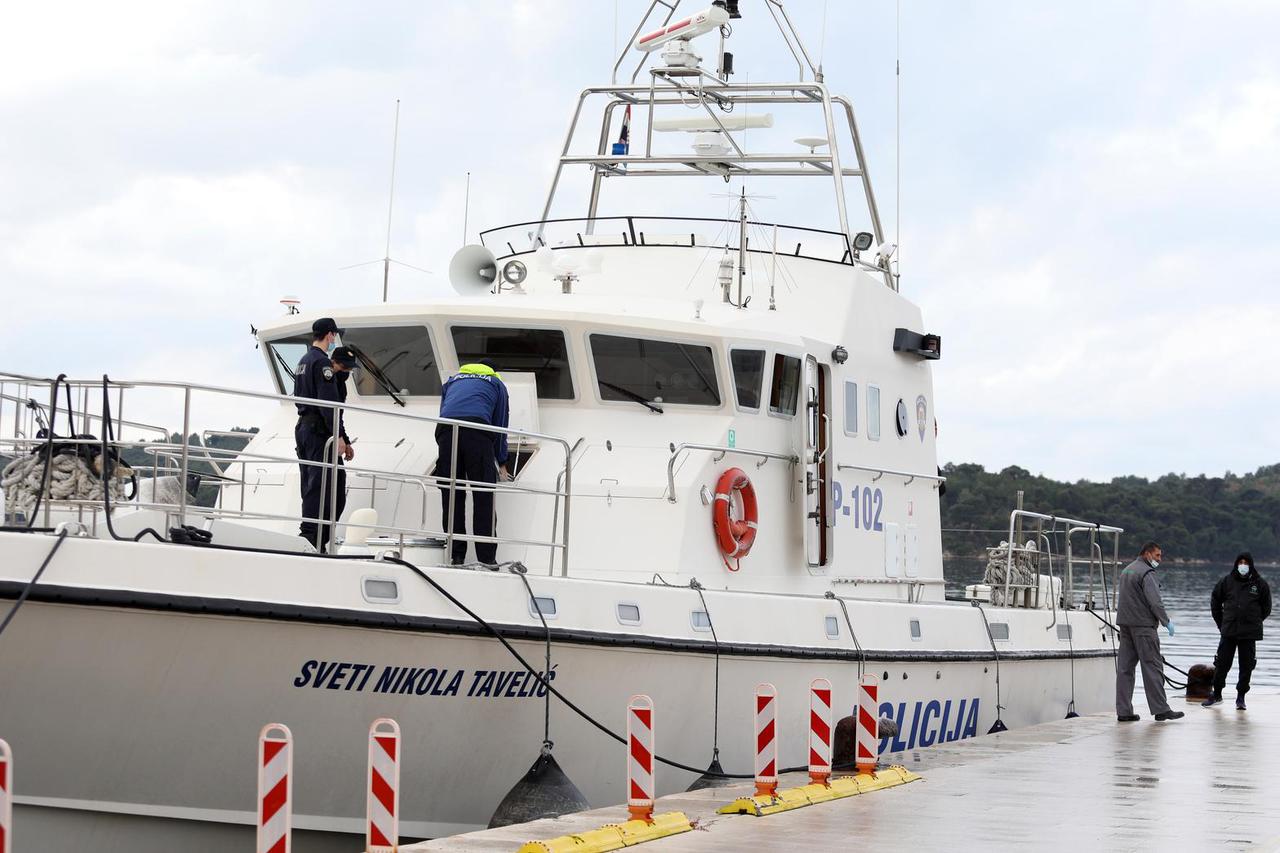 Tragedija kod Grabeštice pokraj Šibenika: Grom udario u brod, poginuo muškarac