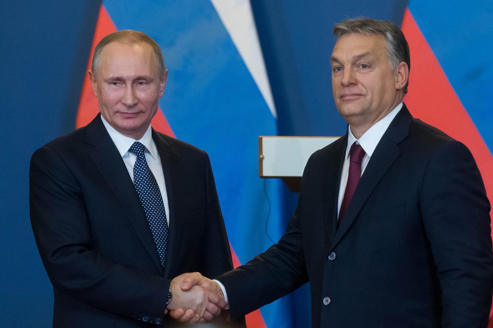 HUNGARY-BUDAPEST-RUSSIA-PUTIN-VISIT (170202) -- BUDAPEST, Feb. 2, 2017 (Xinhua) -- Russian President Vladimir Putin (L) shakes hands with Hungarian Prime Minister Viktor Orban during a press conference after their meeting in Budapest, Hungary, on Feb. 2, 2017. Russian President Vladimir Putin and Hungarian Prime Minister Viktor Orban agreed on the necessity of strengthening the cooperation in the fight against international terrorism, during their talks in Budapest on Thursday. (Xinhua/Attila Volgyi)  Attila Volgyi  Photo: XINHUA/PIXSELL