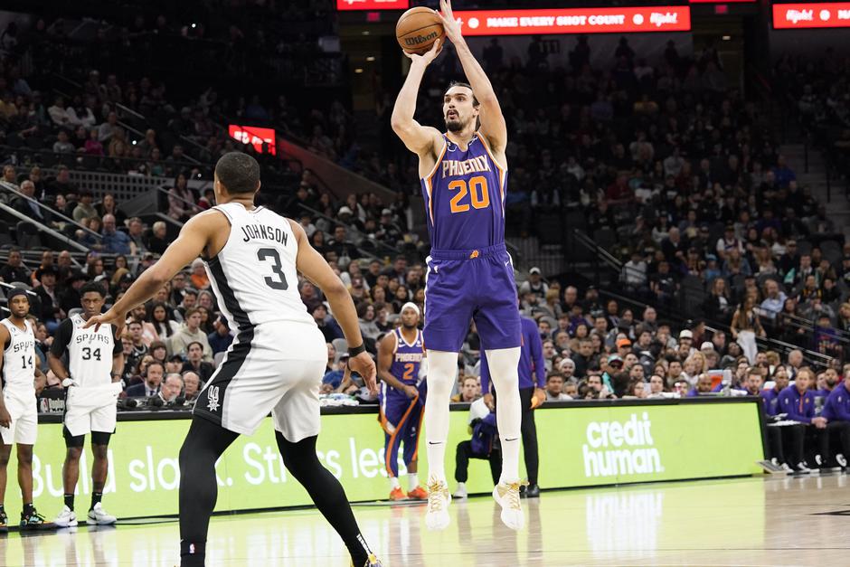 NBA: Phoenix Suns at San Antonio Spurs