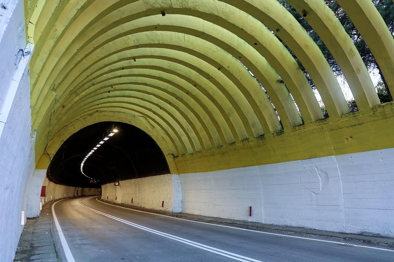 Split: Prije predviđenog roka u promet pušten obnovljeni tunel Marjan