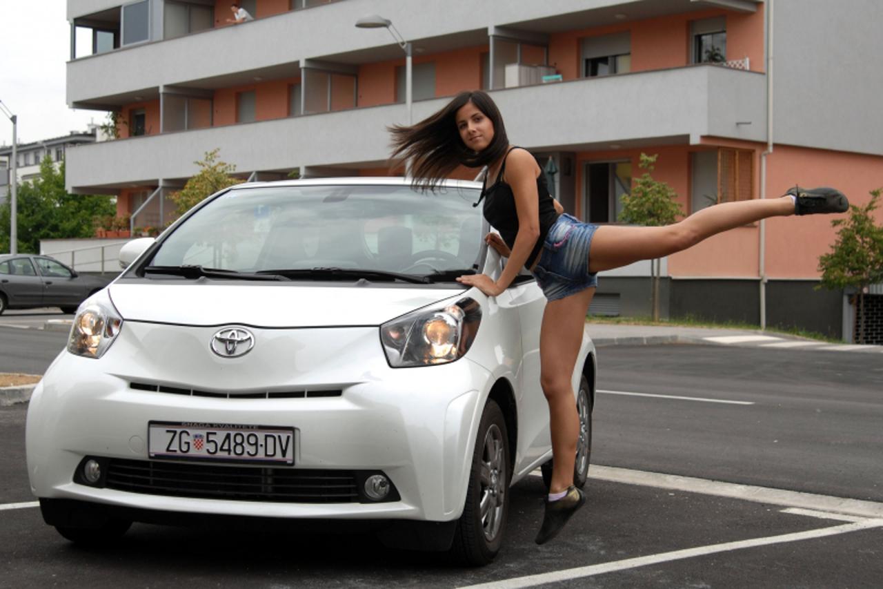 toyota iq