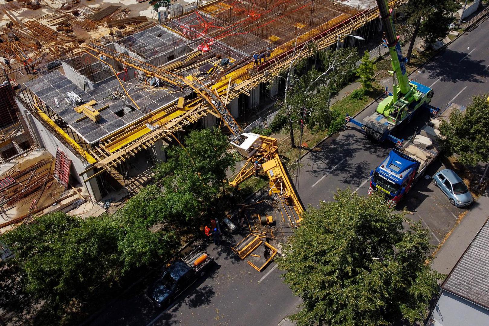 20.07.2023., Zagreb -  Uslijed strasnog nevremena i oluje u Prilazu baruna Filipovica pala je dizalica koja se ukopala u cestu. Fotografije iz zraka. Photo: Igor Kralj/PIXSELL