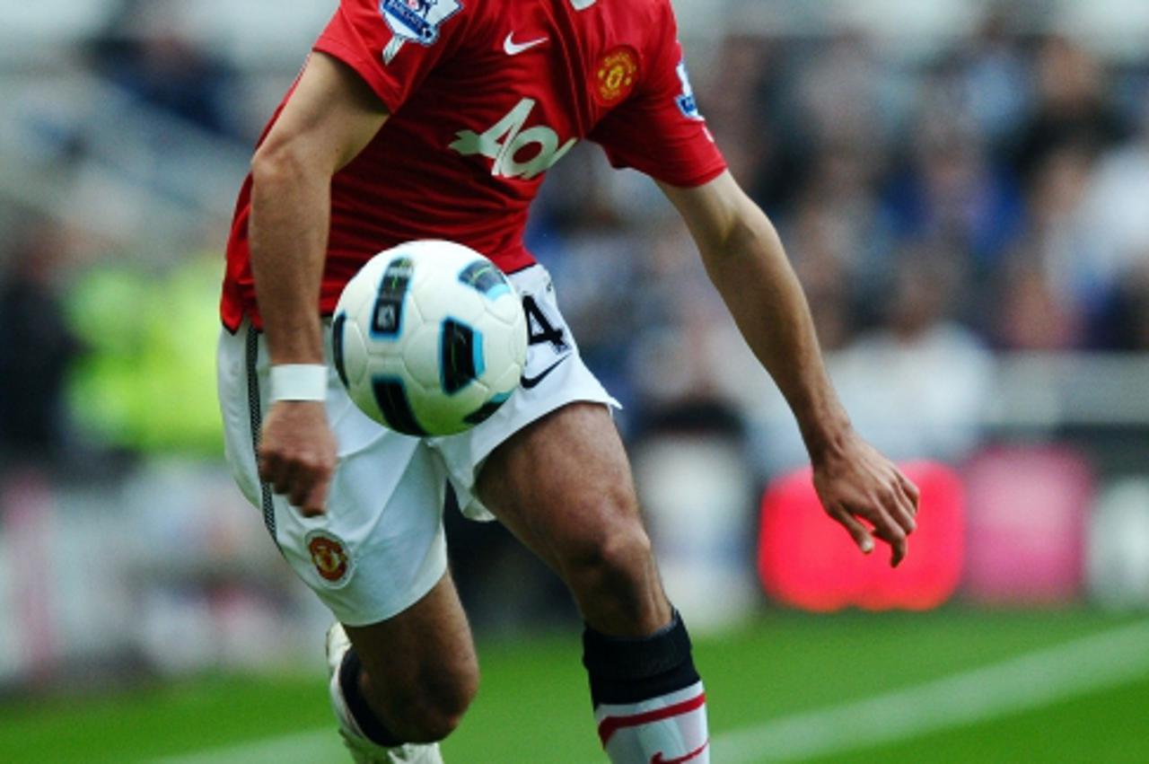 'Manchester United\'s Mexican forward Javier Hernandez runs with the ball during the English Premier League football match between Newcastle United and Manchester United at St James\' Park, Newcastle,