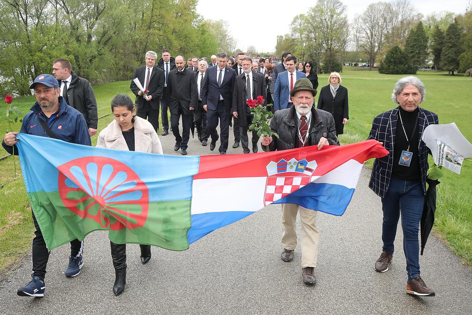 Premijer sa suradnicima i predstavnicima manjina odao počast žrtvama logora Jasenovac