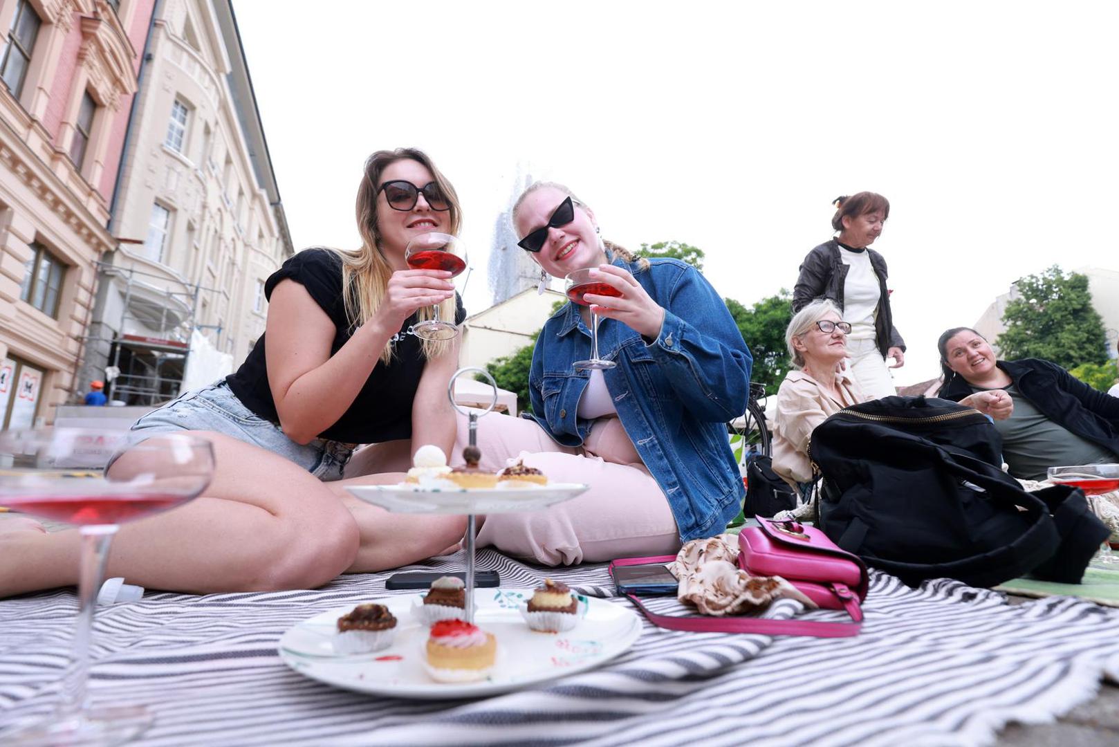 03.06.2023., Zagreb - Zenska mreza Hrvatske u Bakacevoj ulici  odrzala akciju kojom zele naglasiti da ne pristaju na krsenje ljudskih prava zena. Photo: Sanjin Strukic/PIXSELL