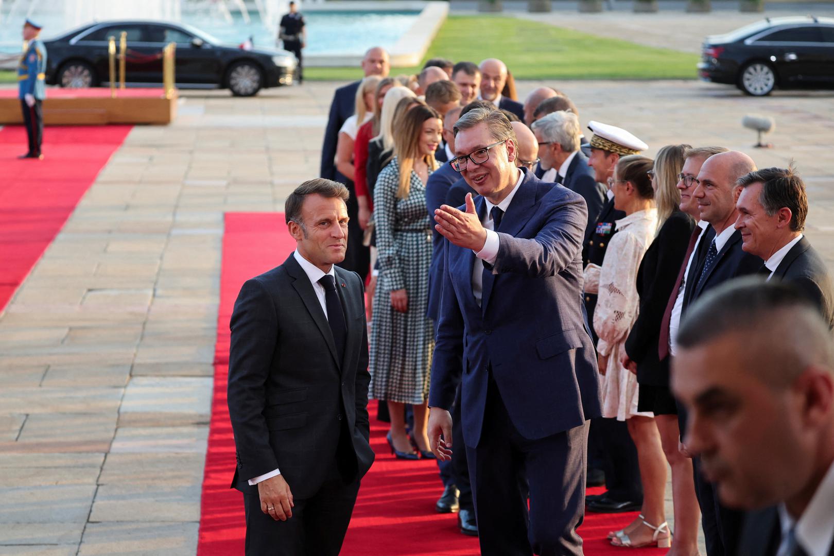 Serbian President Aleksandar Vucic welcomes French President Emmanuel Macron outside the Palace of Serbia building in Belgrade, Serbia, August 29, 2024. REUTERS/Djordje Kojadinovic Photo: DJORDJE KOJADINOVIC/REUTERS