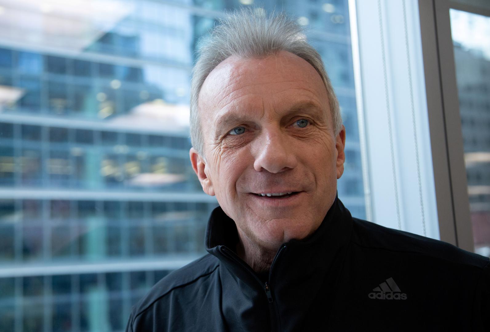 FILE PHOTO: Former Superbowl champion quarterback Joe Montana poses in Toronto FILE PHOTO: Former Superbowl champion quarterback Joe Montana, who played for the National Football League's San Francisco 49ers and Kansas City Chiefs, poses during an interview in Toronto, Ontario, Canada January 22, 2019. Picture taken January 22, 2019.  REUTERS/Chris Helgren/File Photo CHRIS HELGREN