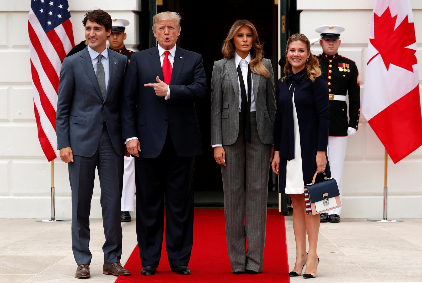 Kao i obično Melania je ukrala pozornost svojim modnim odabirom koji je ovaj put bio drukčiji od svega što je nosila otkako je prva dama Amerike. 