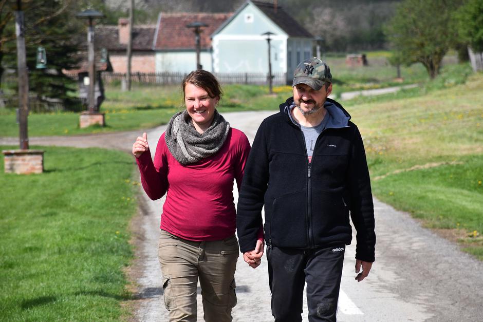 Stara Kapela - Mirjana Petričević i Jean-Louis Annaloro iz Pariza novi su stanovnici tog malog slavonskog sela.