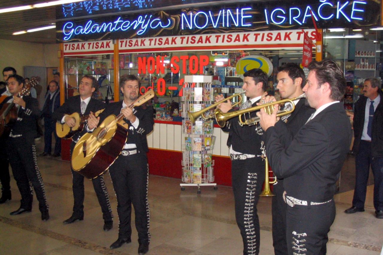 Mariachi Los Caballeros 