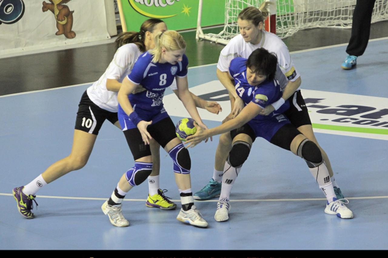 '21.10.2012., Sportska dvorana gimnazije Fran Galovic, Koprivnica - EHF Liga prvkinja, RK Podravka Vegeta - RK Krim Mercator. Photo: Marijan Susenj/PIXSELL'