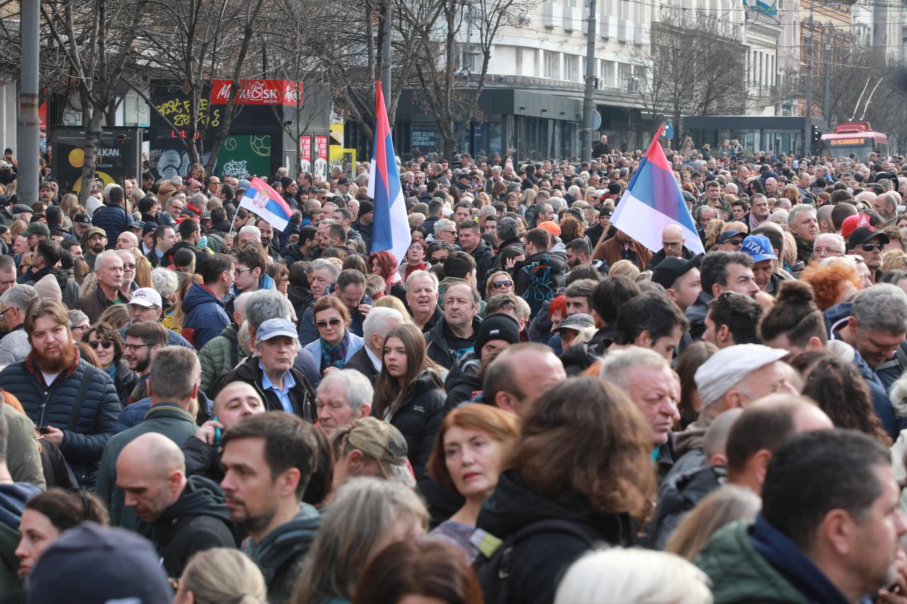 Beograd: Kod Terazijske česme održan prosvjed zbog navodne izborne krađe na poziv inicijative ProGlas