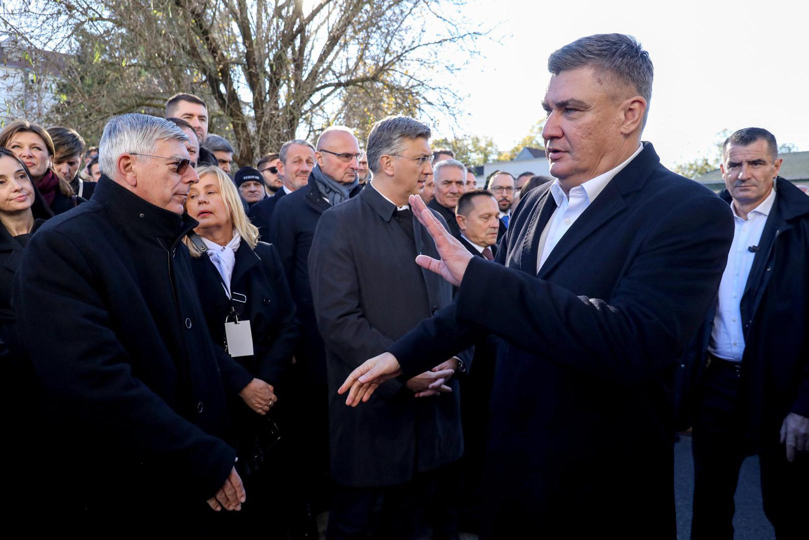 18.11.2023. Vukovar -Obiljezavanje Dana sjecanja na zrtvu Vukovara 1991. - 2023. Program „Vukovar – moj izbor i u dobru i u zlu“ krece u 10:00 sati u krugu Nacionalne memorijalne bolnice „dr. Juraj Njavro“ Vukovar gdje ce prigodni program izvesti Klapa „Sv. Juraj“ HRM, Najbolji hrvatski tamburasi i glumac Darko Milas., nakon toga ulicama grada Vukovara  krenuti ce Krizni put - Kolona sjecanja do Memorijalnog groblja. Zoran Milanovic, Andrej Plenkovic, Zeljko Reiner. Photo: Emica Elvedji/PIXSELL