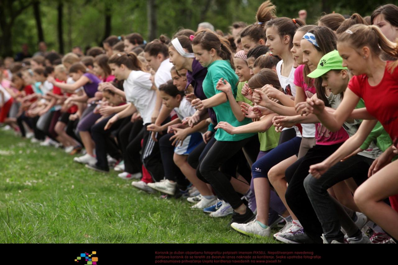 '22.04.2012., Zagreb - 19. kros Sportskih novosti sedmi je put odrzan na Bundeku. Nastupili su ucenici osnovnih i srednjih skola te studenti. Photo: Zarko Basic/PIXSELL'