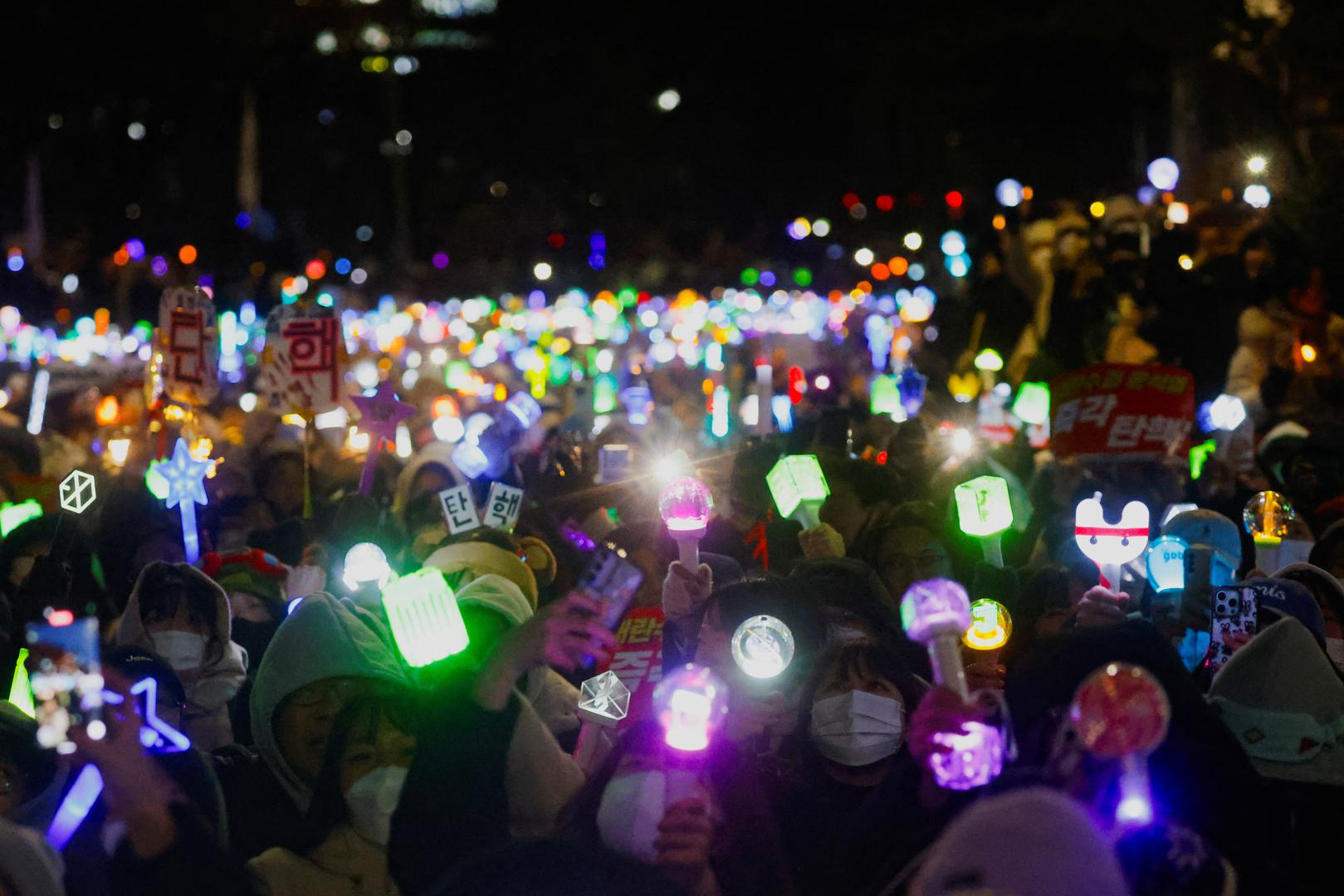 Protesters take part in a rally calling for the impeachment of South Korean President Yoon Suk Yeol, who declared martial law, which was reversed hours later, near the National Assembly in Seoul, South Korea, December 8, 2024. REUTERS/Kim Soo-hyeon Photo: KIM SOO-HYEON/REUTERS