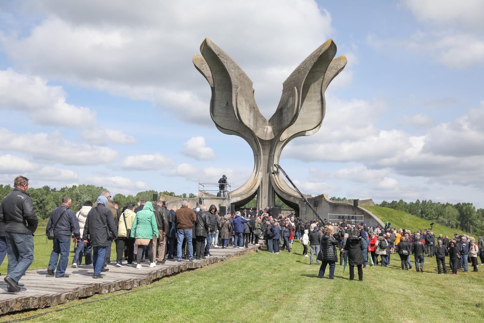 21.04.2024., Jasenovac - Povodom dana sjecanja na zrtve ustaskog logora u Jasenovcu odrzana je komemoracija te kolona sjecanja. Photo: Luka Batelic/PIXSELL