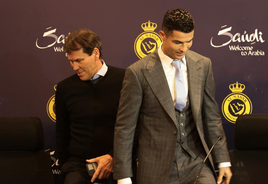 Al Nassr unveil new signing Cristiano Ronaldo