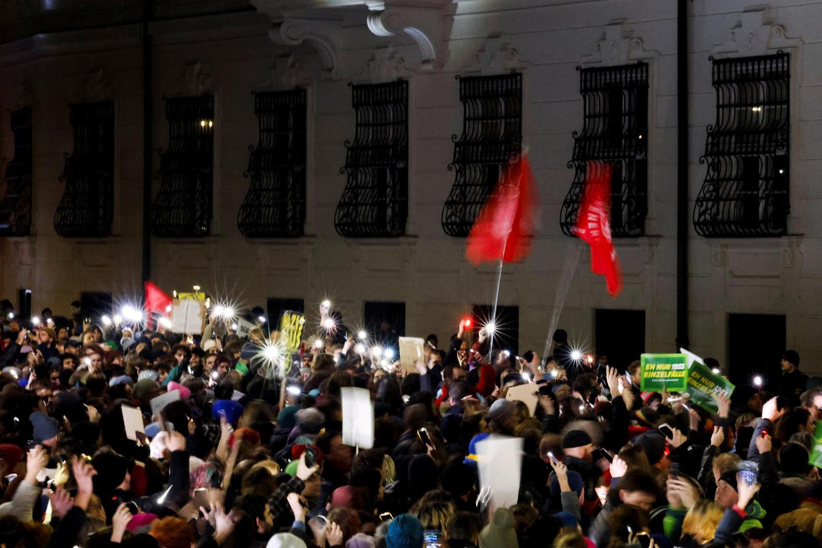 Protesters demonstrate against far-right Freedom Party (FPO) in Vienna, Austria, January 9, 2025. REUTERS/Lisa Leutner Photo: LISA LEUTNER/REUTERS