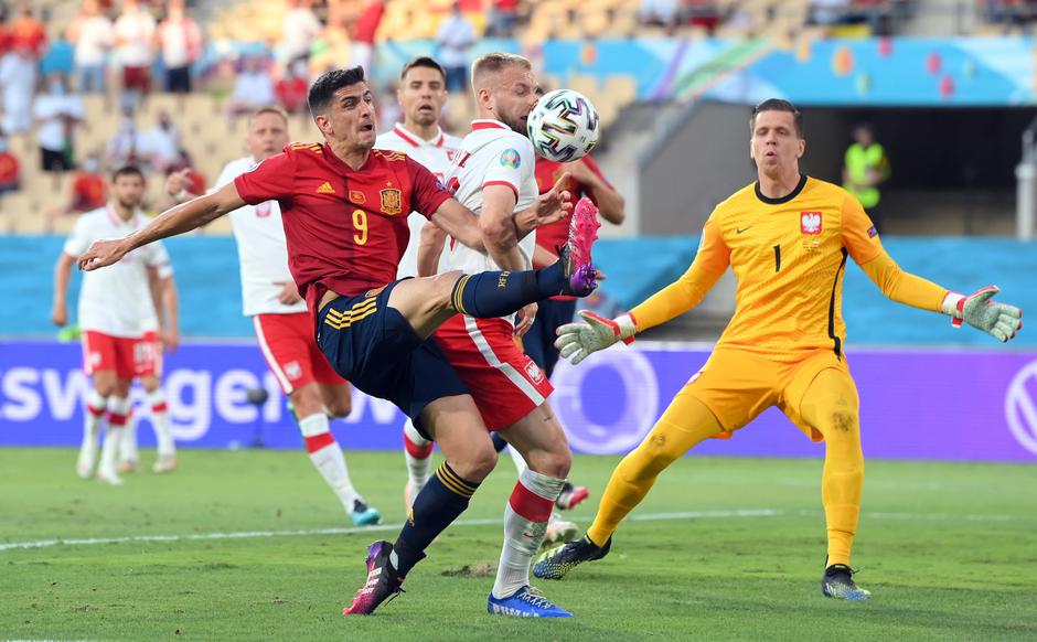 Euro 2020 - Group E - Spain v Poland