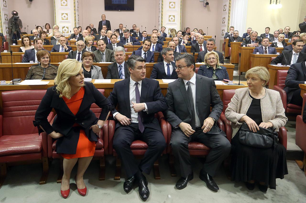 28.12.2015., Markov trg, Zagreb - Odrzana je druga konstituirajuca sjednica osmog saziva Hrvatskog sabora. Kolinda Grabar-Kitarovic, Zoran Milanovic, Tihomir Oreskovic.  Photo: Goran Stanzl/PIXSELL