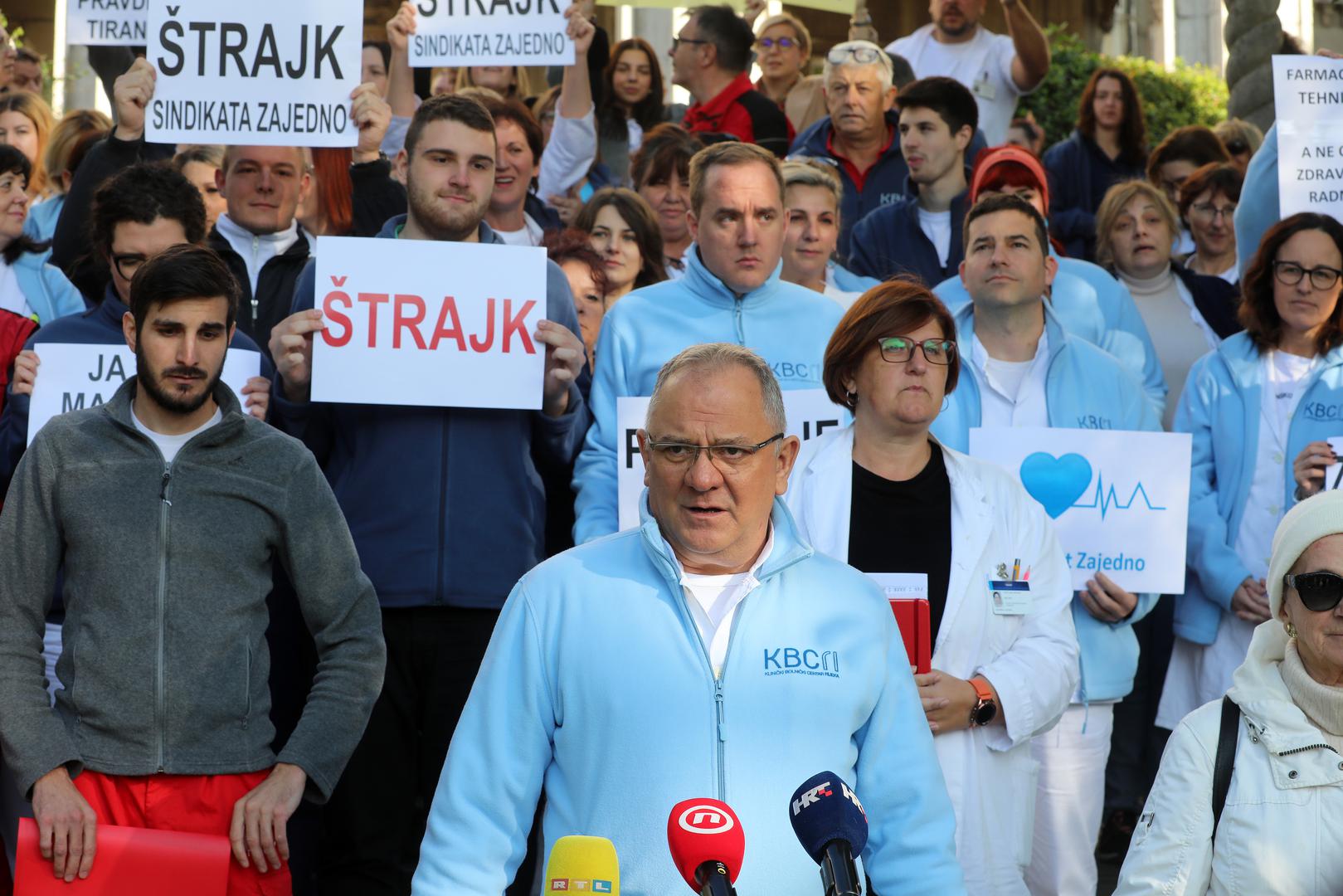 U KBC-u Rijeka službeni podaci kažu da štrajka 42 djelatnika, dok sindikalni povjerenik Irislav Šabulić procjenjuje da ih ima oko 150. 