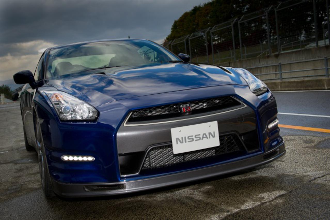 nissan gt-r (1)