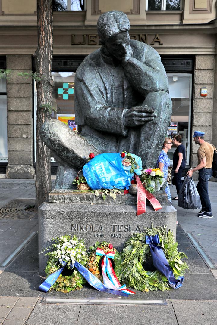 Povodom obljetnice rođenja puštena Teslina bijela golubica mira.