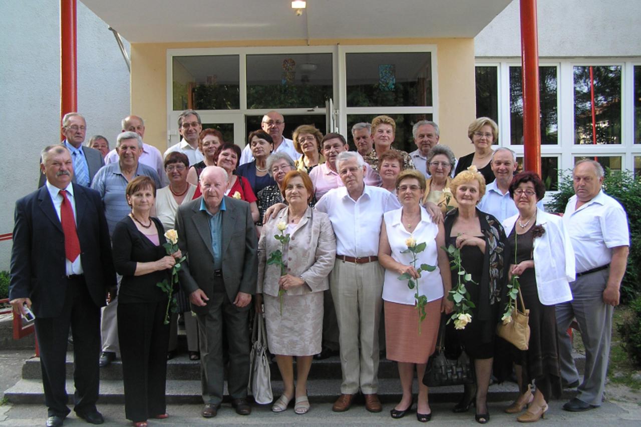 'zagorje - 14. 06. 2010., Zlatar, Hrvatska - Proslava 50. obljetnice zavrsetka osnovnog skolovanja bivsih zlatarskih ucenika,'