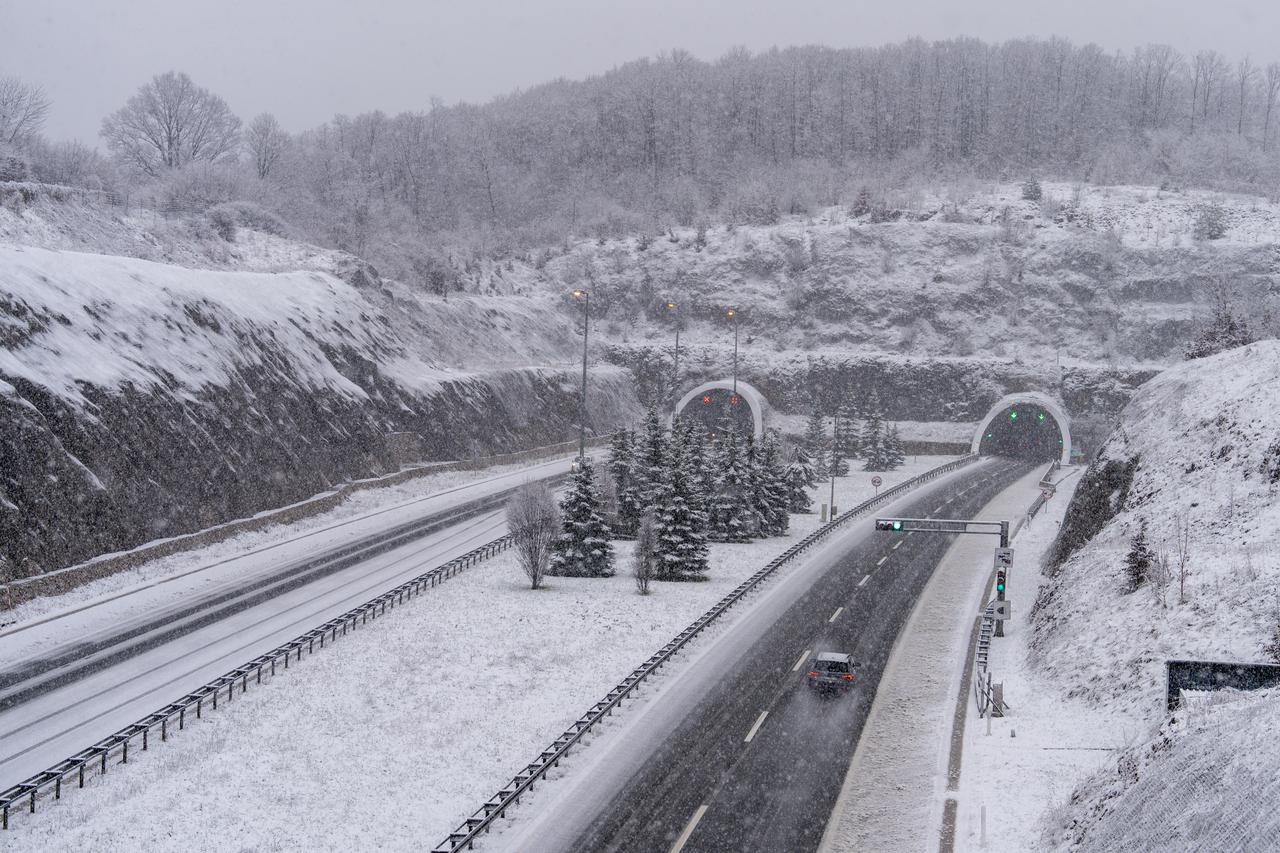 Gust snijeg na autocesti A1 