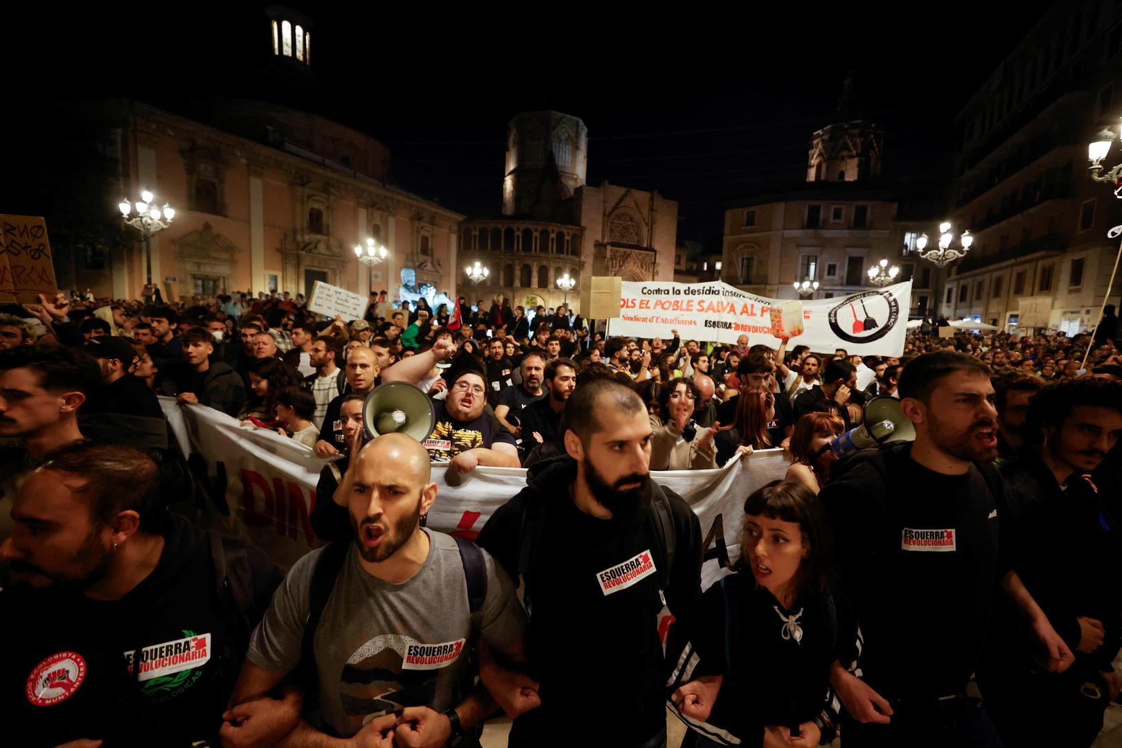 People protest against Valencia's regional leader Carlos Mazon and the management of the emergency response to the deadly floods in eastern Spain, in Valencia, Spain, November 9, 2024. REUTERS/Eva Manez Photo: Eva Manez/REUTERS