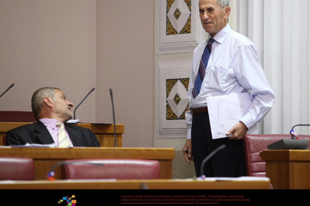 '04.07.2012., Zagreb - Raspravom o konacnom prijedlogu zakona o javnom okupljanju u Saboru je nastavljena 4. sjednica. Dragutin Lesar, Ivan Grubisic. Photo: Patrik Macek/PIXSELL'