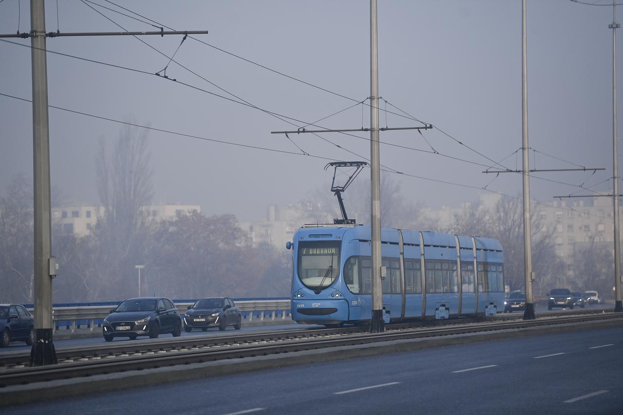 Zagreb: Tramvajske linije 7 i 14 od danas ponovno prometuju preko Jadranskog mosta