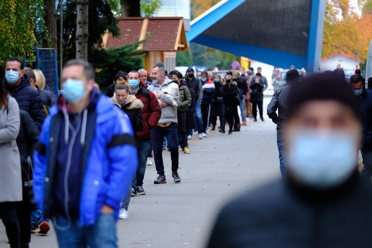 Na Velesajmu i danas gužve za cijepljenje