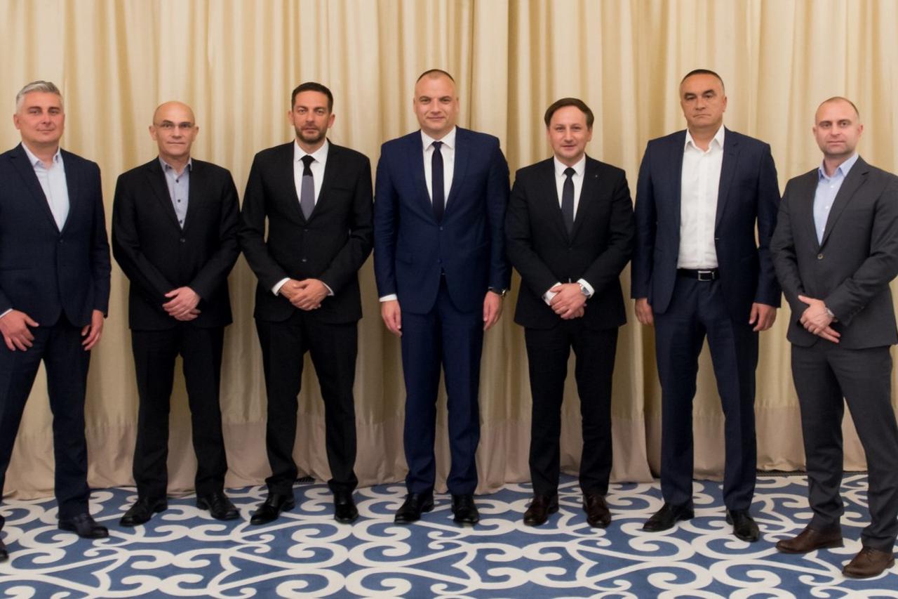 Goran Vasilevski, Ivica Kinder, Dejan Matijevič, Daniel Markić, Rajko Kozmelj, Goran Nikolovski i Zoran Ivanov