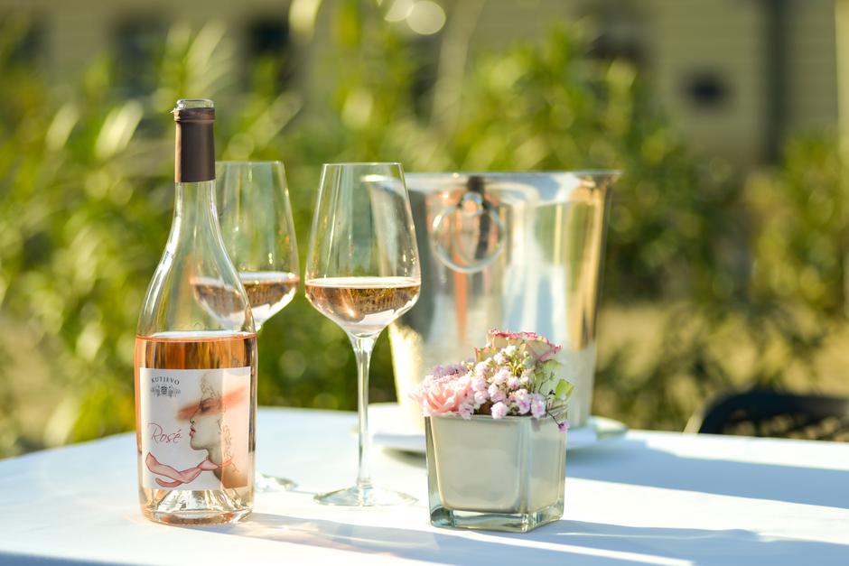 Rosé Premium vina iz Vinarije Kutjevo