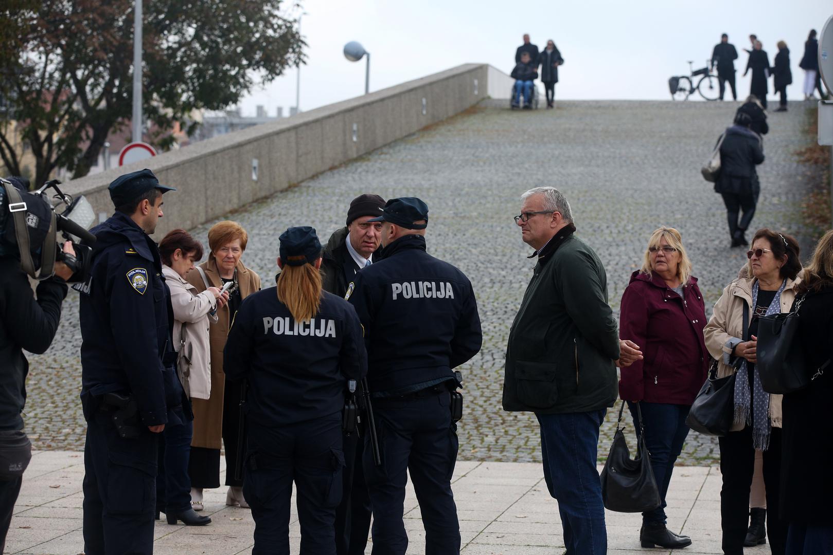 09.11.2023., Zagreb - Povodom izjava premijera Andreja Plenkovica roditelji navijaca Dinama koji se nalaze u Grckoj u zatvoru dali su izjavu za medije. Photo: Zeljko Hladika/PIXSELL