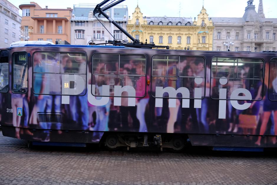 Oslikani tramvaji u Zagrebu