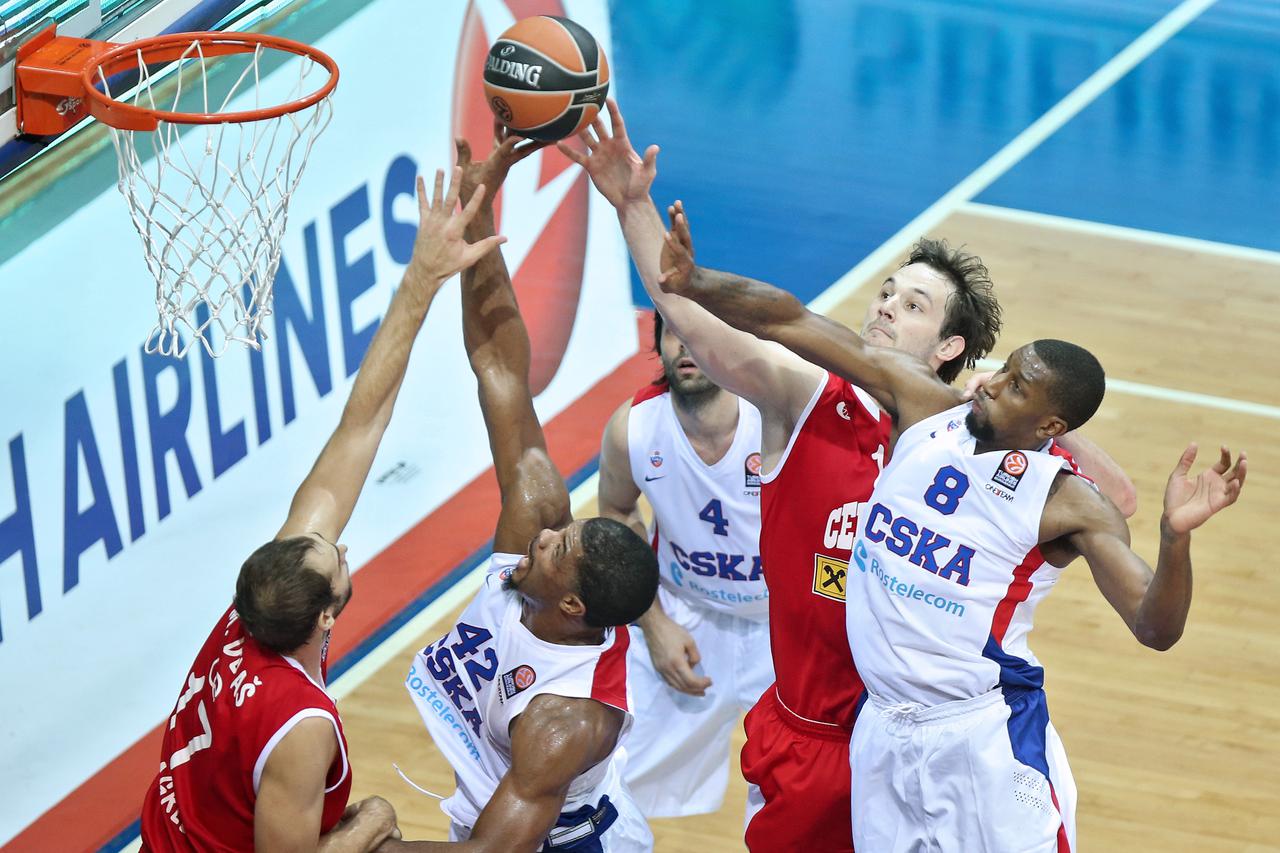 31.10.2014., KC Drazen Petrovic, Zagreb - Euroliga, 03. kolo, KK Cedevita - PBK CSKA Moskva. Kyle Hinse, Demetris Nichols. Photo: Sanjin Strukic/PIXSELL