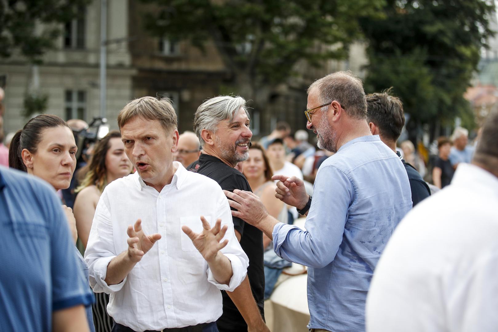 22.06.2022., Zagreb - Povodom Dana antifasisticke borbe i 81. godisnjice antifasistickog ustanka u Hrvatskoj, Antifasisticka liga RH organizirala je koncert TBF-a na Trgu zrtava fasizma. Uz popularni splitski bend, na koncertu su nastupili ZborXop, kao i Zagrebacki orkestar ZET-a, izvodeci tradicionalne skladbe kojima su se podsjetiti na tekovine Narodnooslobodilacke borbe (NOB) i otpora fasizmu i ustastvu. Vili Matula, Hrvoje Klasic.
Photo: Slavko Midzor/PIXSELL Photo: Slavko Midzor/PIXSELL